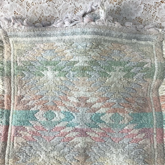 Set of 4 Vintage Handmade Pastel Cloth Placemats - Picture 3 of 5